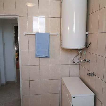 David In 4 Apartment Primosten