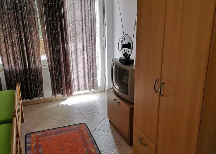 David In 4 * Primošten